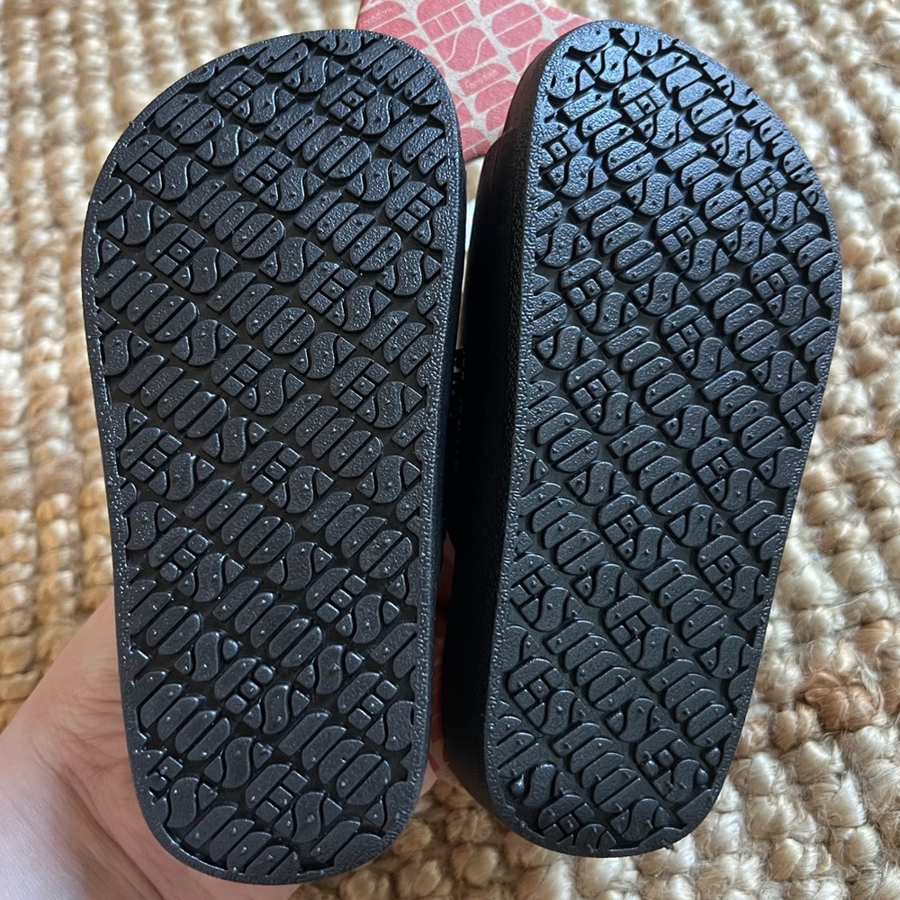 NWT Freedom Moses Black Slides Sandals Kids 8-8.5 - Picture 7 of 7
